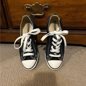 Women’s Converse All Star Sneakers Size 6